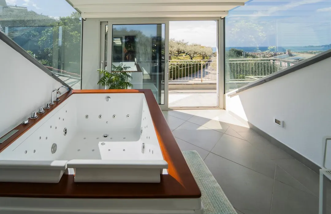 Agri Suite With Jacuzzi - La Bilaia-1